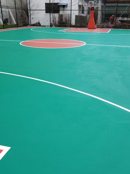 方正 球场长期使用易出现地面开裂
